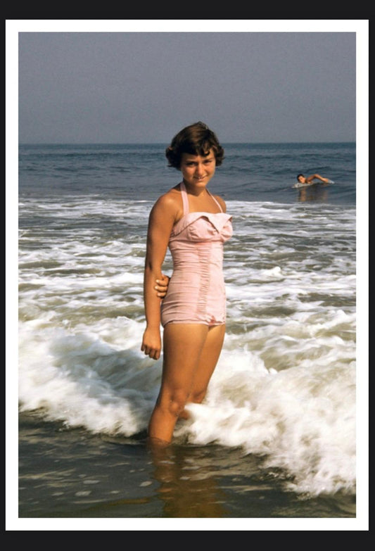 Carte postale n°3 TEENAGE DREAM  - UNE EXPOSITION PAR LEE SHULMAN AVEC THE ANONYMOUS PROJECT