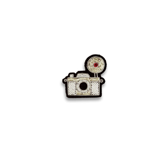 Broche appareil photo